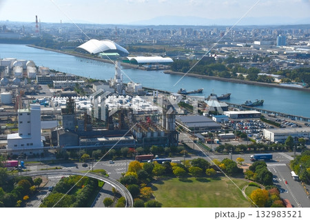 四日市港ポートビルから南西を見る 132983521