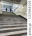 韓国 釜山の地下鉄の階段 132984105
