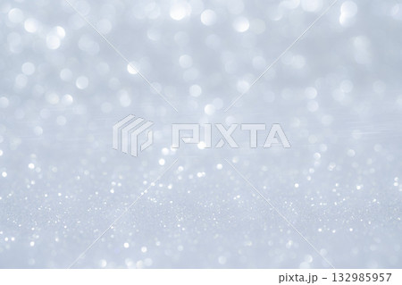 アイスグレーの大小キラキラ背景素材 132985957