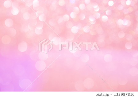 ライトピンクカラー系の大小玉ボケキラキラ背景素材 ライトピンクカラー系の大小玉ボケキラキラ背景素材 132987816