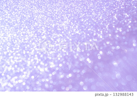 ライトパープルカラー系の大小玉ボケキラキラ背景素材 132988143