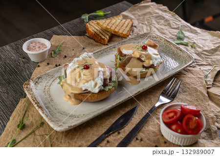 Eggs benedict plate 132989007