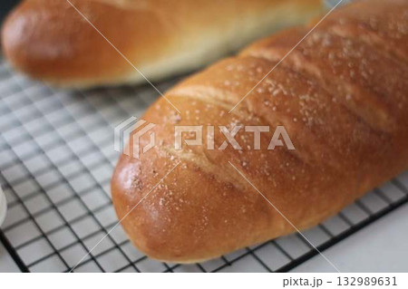 おいしいコッペパン 132989631