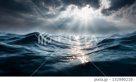 嵐の後の海 132990210