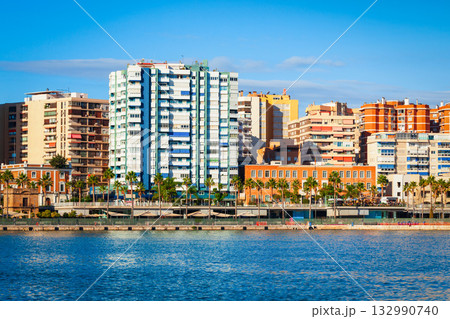 Paseo del Muelle Uno pedestrian promenade in Malaga 132990740