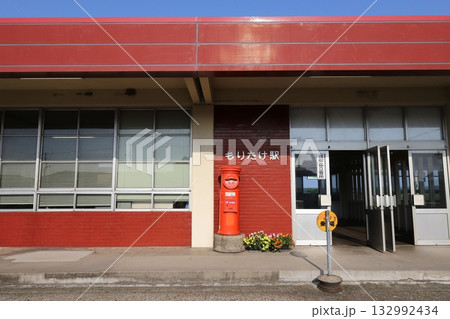 秋田　三種　丸ポストのある風景（JR森岳駅前） 132992434