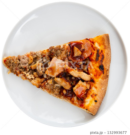 Slice of pizza with minced meat, bacon bits and barbecue sauce Slice of pizza with minced meat, bacon bits and barbecue sauce 132993677