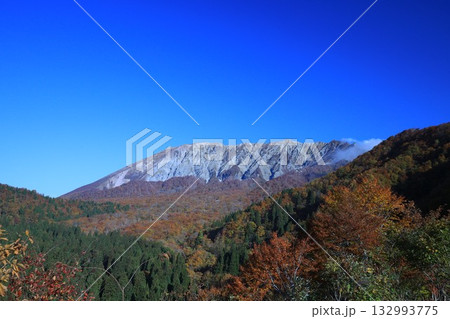 見ごろの紅葉 大山 見ごろの紅葉 大山 132993775