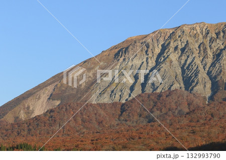見ごろの紅葉 大山 見ごろの紅葉 大山 132993790
