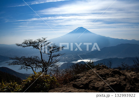 朝の富士山頂 132993922