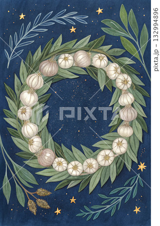 round frame of green leaves on a dark background, garlic 132994896