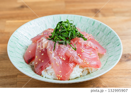 マグロ丼 132995907