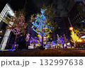 05-イルミネーションが輝く都会の夜 132997638