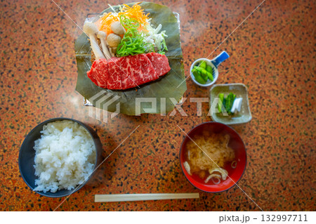 飛騨牛　朴葉味噌 132997711