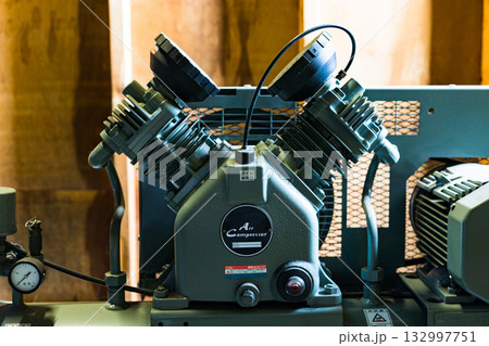 工場設備 エアーコンプレッサー 工場設備 エアーコンプレッサー 132997751