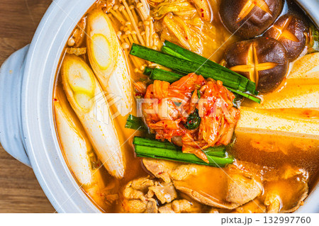 キムチ鍋 132997760