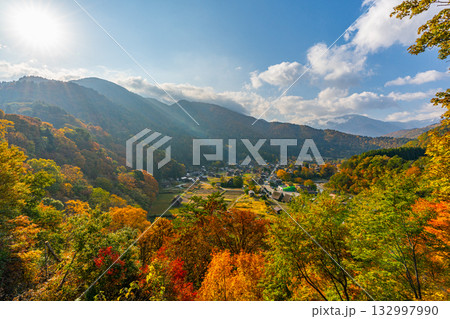 白川郷　紅葉 132997990