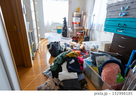 断捨離 衣替え 片づけ 断捨離 衣替え 片づけ 132998185