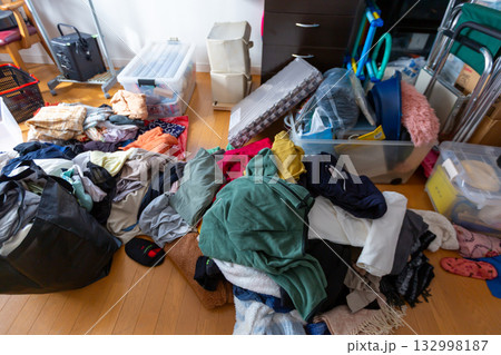 断捨離 衣替え 片づけ 断捨離 衣替え 片づけ 132998187