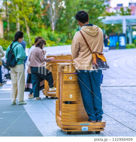 日本の東京都市景観高輪ゲートウェイ駅前の高輪ゲートウェイシティの自動走行モビリティなどを望む＝10日 132998409