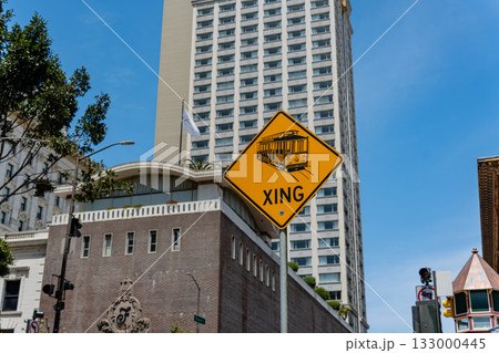 アメリカ　サンフランシスコの街並み　ケーブルカーの標識 133000445