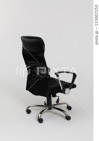 Introducing a Modern Ergonomic Office Chair that comes with versatile adjustable features 133007250