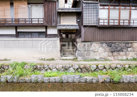 【木屋町通】高瀬川沿いの散歩道 【木屋町通】高瀬川沿いの散歩道 133008234