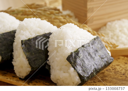 日本の主食・米とおにぎり 133008737