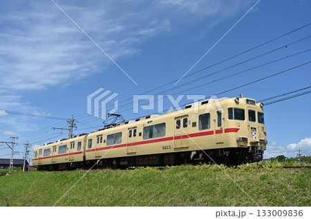 名鉄広見線6000系電車6013編成ストロークリーム 133009836