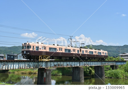 可児川を渡る 名鉄広見線6000系電車 6010編成チョコツートン100周年記念ヘッドマーク 可児川を渡る 名鉄広見線6000系電車 6010編成チョコツートン100周年記念ヘッドマーク 133009965