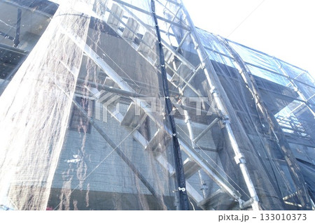 一戸建ての家の外壁リフォーム工事の足場 一戸建ての家の外壁リフォーム工事の足場 133010373