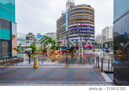 台湾 台北市 忠孝復興駅前風景 台湾 台北市 忠孝復興駅前風景 133012182
