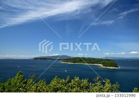 深山砲台跡から友ヶ島を望む(手前から地ノ島、沖ノ島、その向こうが淡路島)　【和歌山県和歌山市】 133012990