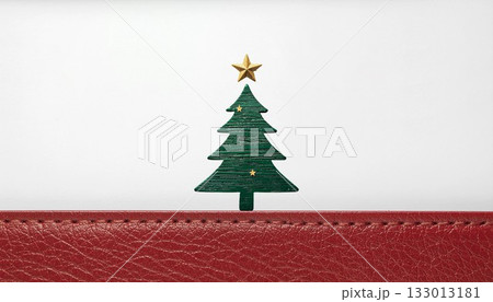 赤いレザーとクリスマスツリーのミニマルデザイン　generative ai 133013181