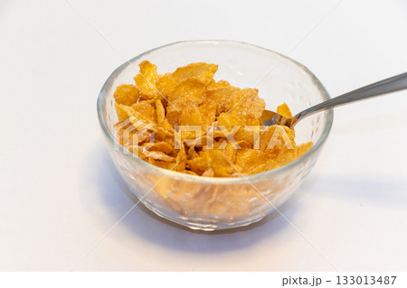 器の中のコーンフレーク 器の中のコーンフレーク 133013487