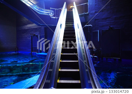登別マリンパークニクス　水上エスカレーターの風景 133014720