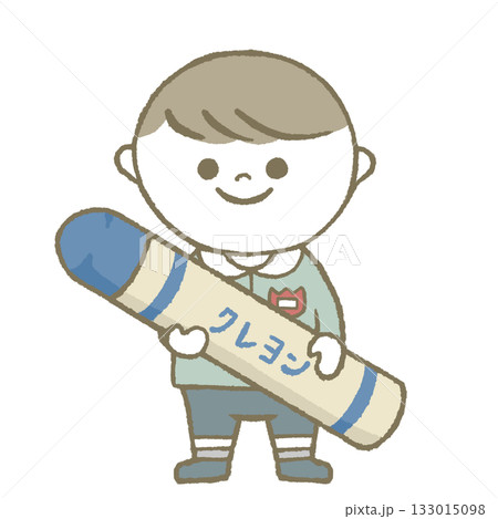 クレヨンを持つ幼稚園児 133015098