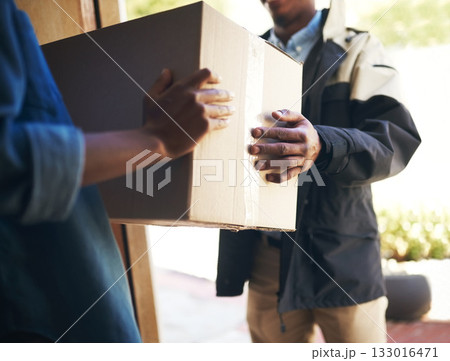 Woman, man and front door with package, delivery or ecommerce service for logistics, sale or cargo at house. Girl, box and hands for supply chain, customer experience or courier for mail at apartment Woman, man and front door with package, delivery or ecommerce service for logistics, sale or cargo at house. Girl, box and hands for supply chain, customer experience or courier for mail at apartment 133016471