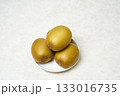 キウイフルーツ、新鮮なゴールドキウイ 133016735