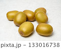 キウイフルーツ、新鮮なゴールドキウイ 133016738