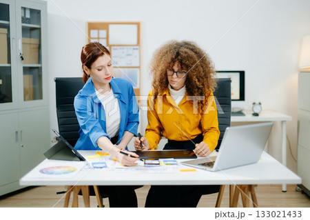 Explore dynamic UX, UI designs with wireframes, prototyping, teamwork, and creative layouts for web and mobile. Perfect for modern, responsive 133021433
