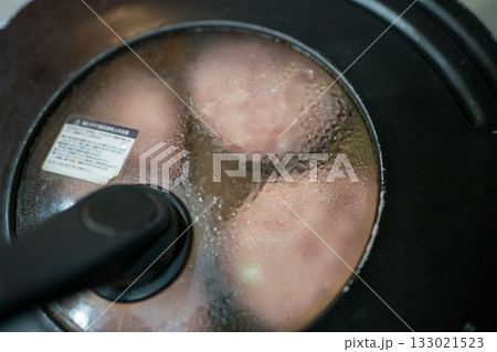 手作りハンバーグの蒸し焼き 手作りハンバーグの蒸し焼き 133021523