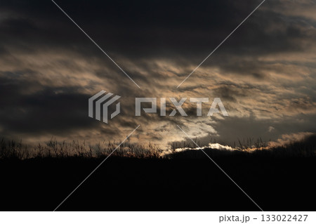 冬の日没・日暮れの風景 冬の日没・日暮れの風景 133022427