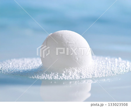 溶けるバスボムと海のイメージの背景 133023508