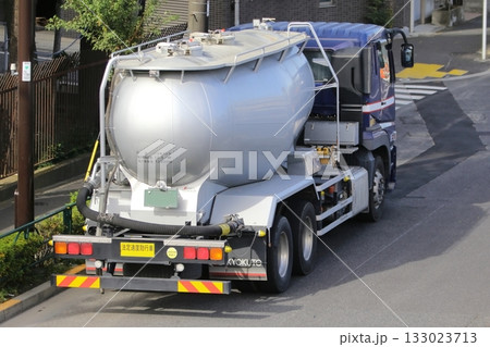 タンクローリー イメージ タンクローリー イメージ 133023713