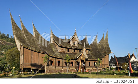 This is traditional house name Rumah Gadang Pagaruyung This is traditional house name Rumah Gadang Pagaruyung 133024351