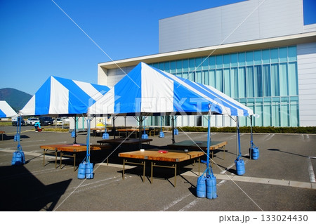 イベント会場のテント イベント会場のテント 133024430