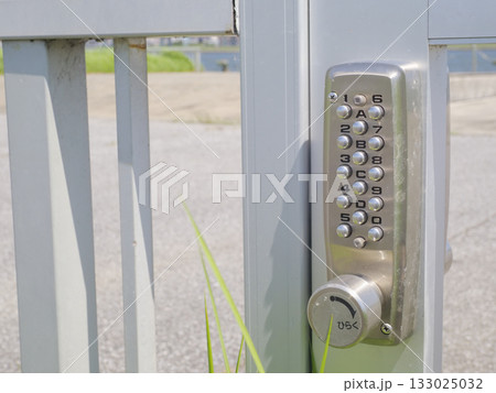 ドアのカギ・ボタン式キーレス錠 ドアのカギ・ボタン式キーレス錠 133025032