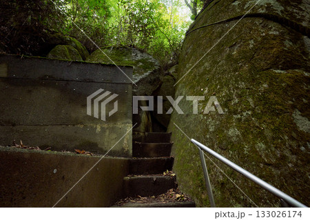 石割神社の天の岩戸 133026174