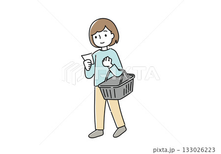 メモを片手に買い物かごをもっている女性 メモを片手に買い物かごをもっている女性 133026223